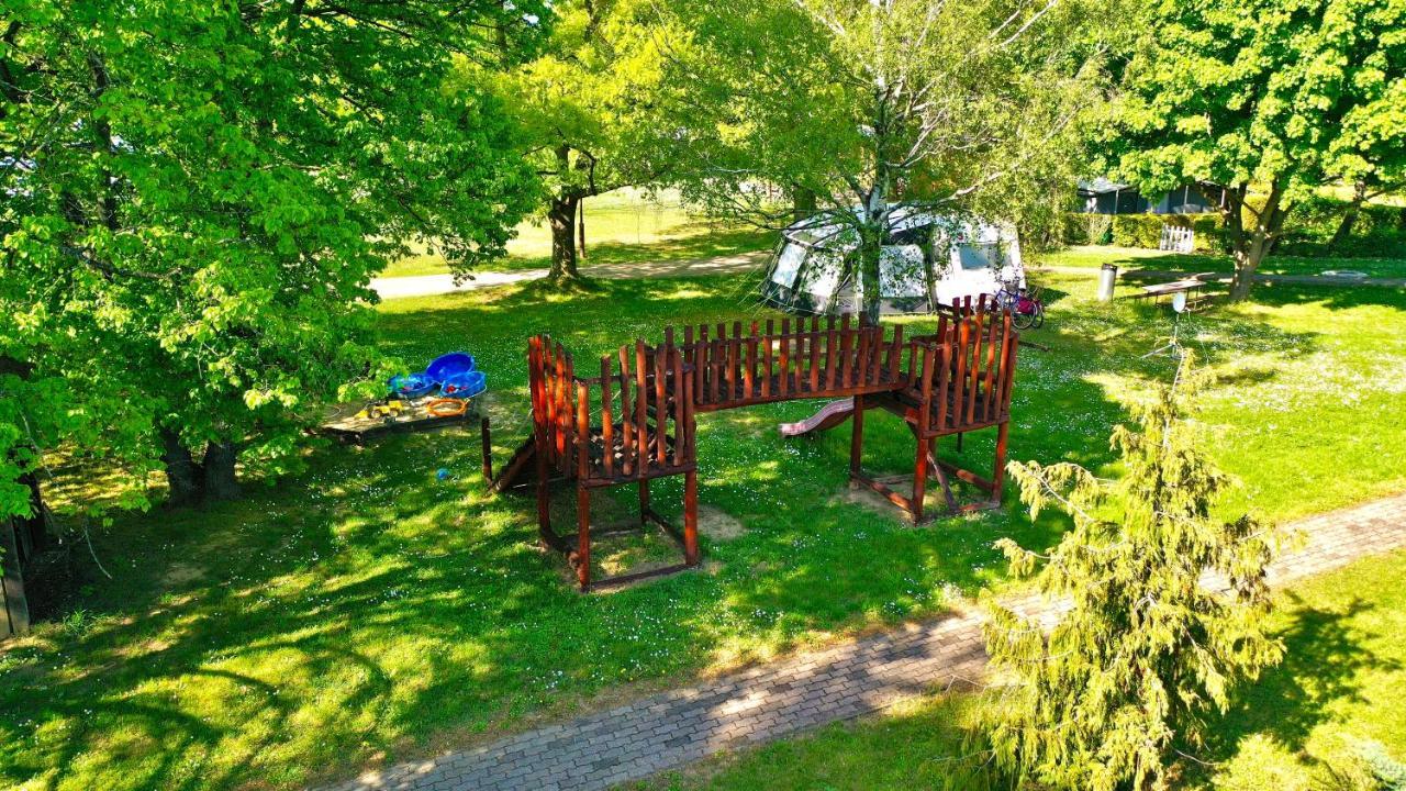 Romantik Camping és Panzió Buk Exterior foto