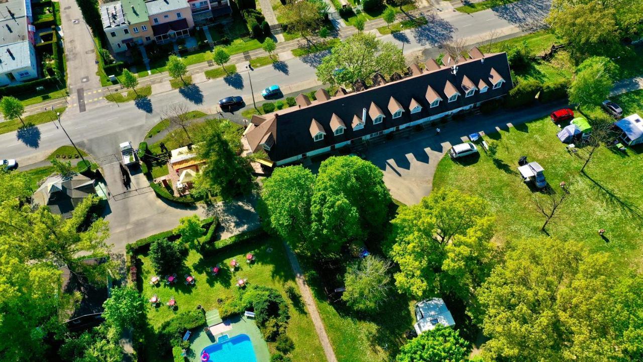 Romantik Camping és Panzió Buk Exterior foto