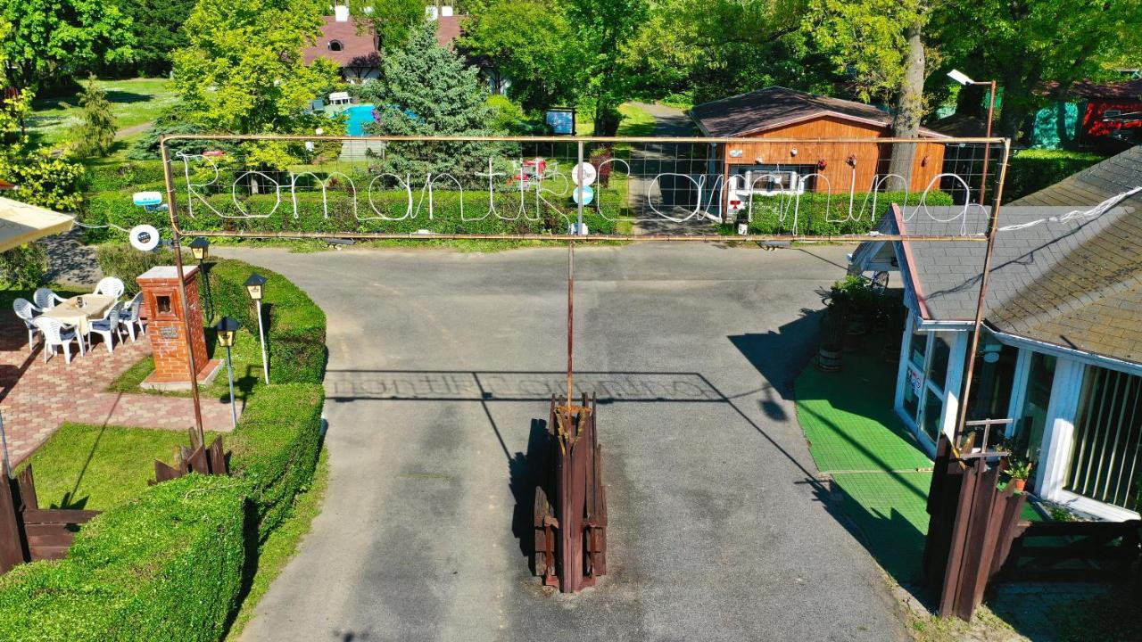 Romantik Camping és Panzió Buk Exterior foto