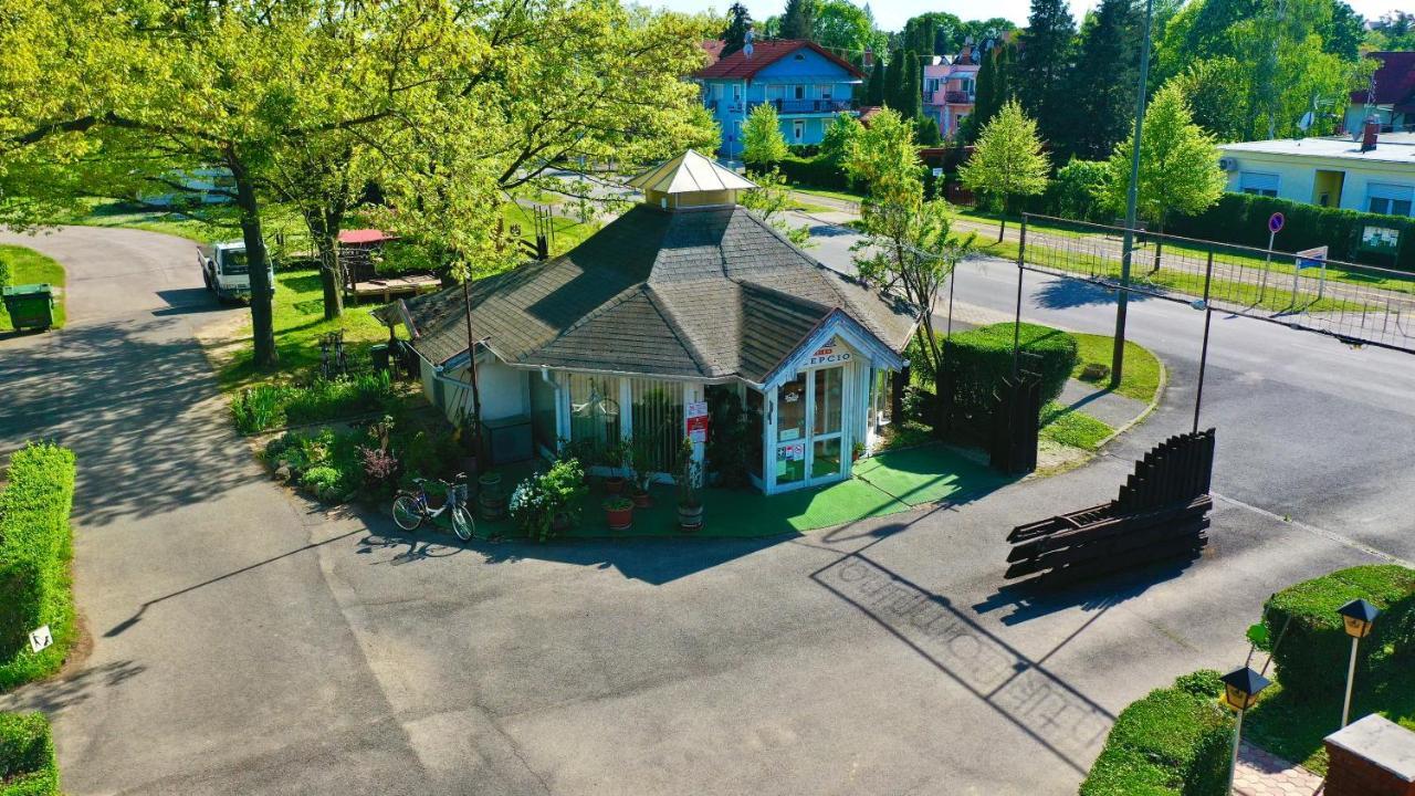 Romantik Camping és Panzió Buk Exterior foto